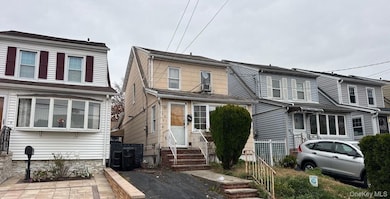 90-21 207th St, Jamaica, NY 11428 - photo 3