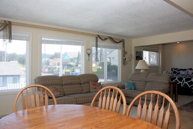 3303 SW Anchor Ave unit 3, Lincoln City, OR 97367 - photo 5