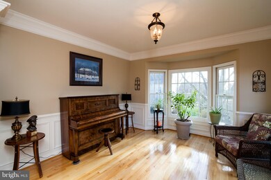 21463 Basil Ct, Broadlands, VA 20148 - photo 2