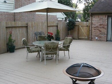 8326 Lime Springs Dr, Houston, TX 77095 - photo 2