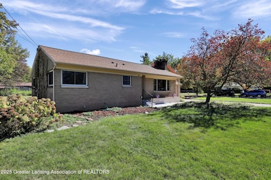 2206 Kuerbitz Dr, Lansing, MI 48906 - photo 4