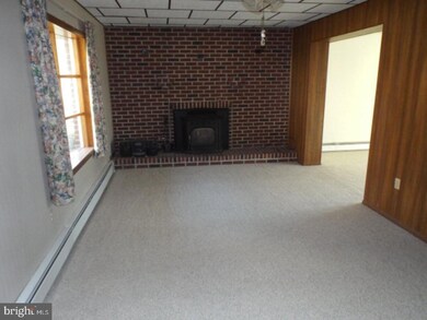 18 Bungalow St, Lavelle, PA 17943 - photo 2