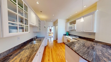 95 Centre St unit 3, Brookline, MA 02446 - photo 6