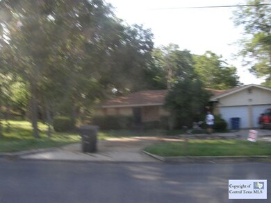 1214 E Common St, New Braunfels, TX 78130 - photo 2