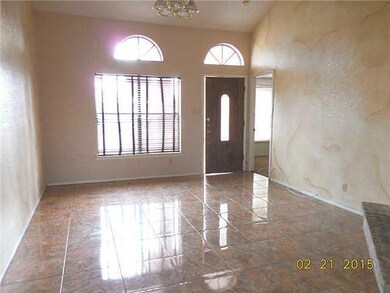 15327 Woodhill Ct, Horizon City, TX 79928 - photo 4