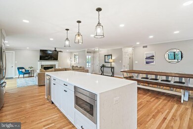 6208 Oak Hill Dr, Sykesville, MD 21784 - photo 5