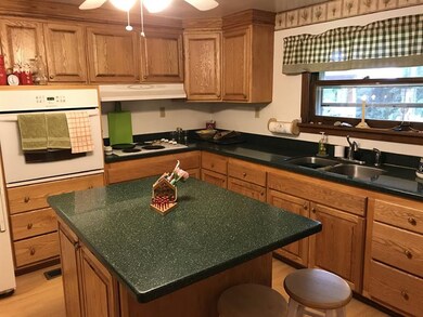 1040 Hickory Ln, Indiana, PA 15701 - photo 6