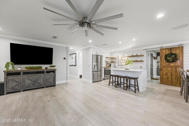 Kitchen/Living Area