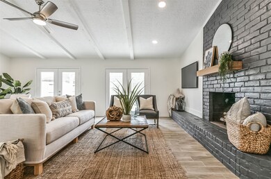 4327 Saffron Ln, Friendswood, TX 77546 - photo 3