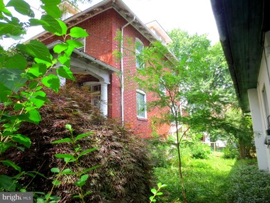 239 Walnut St, Pottstown, PA 19464 - photo 3