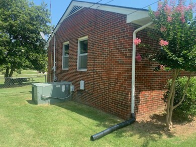 110 N Linda Dr, Shelbyville, TN 37160 - photo 2