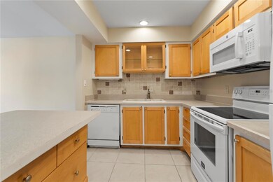 534 Orange Dr unit 11, Altamonte Springs, FL 32701 - photo 6