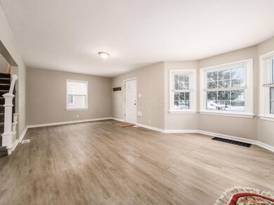 Living room 4