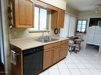 9610 N 110th Ave (27)