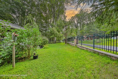 1094 Maple Lake Dr, Bushkill, PA 18324 - photo 5