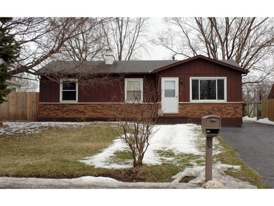 153 Skyline Dr, Carpentersville, IL 60110 - photo 2