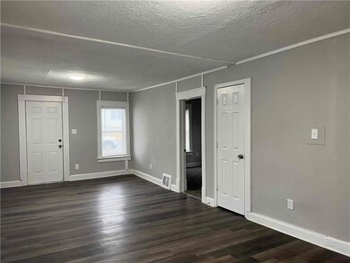 3004 E 72nd St, Kansas City, MO 64132 - photo 2