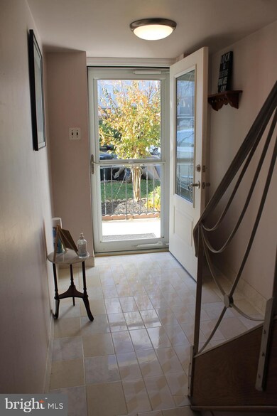 108 Botanic Ct, Upper Darby, PA 19082 - photo 7