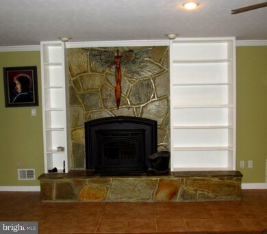 7416 Hawkins Dr, Hanover, MD 21076 - photo 3