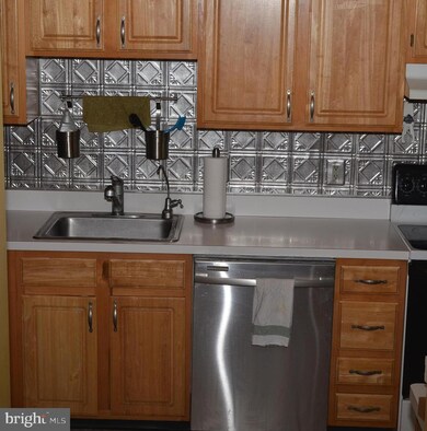 760 Doe Ct, Royersford, PA 19468 - photo 2