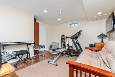 1143 Clute Crest Dr, Niskayuna, NY 12309 - photo 2