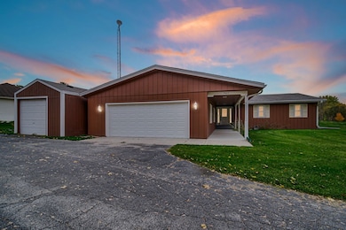 7427 Mccurry Rd, Roscoe, IL 61073 - photo 2