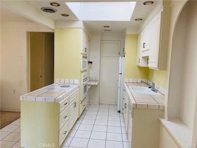 2276 Via Mariposa E unit R, Laguna Woods, CA 92637 - photo 5