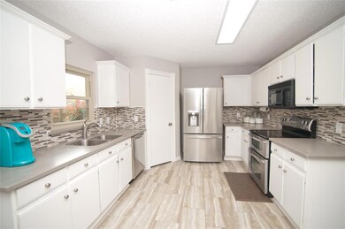 1124 Springcreek Dr, Denton, TX 76210 - photo 4