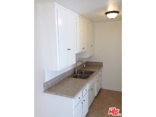 4115 W Century Blvd unit 2, Inglewood, CA 90304 - photo 2