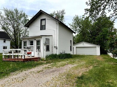 1013 E 10th St N, Newton, IA 50208 - photo 2