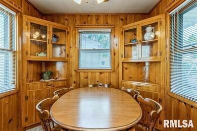 2419 W 68th St, Davenport, IA 52806 - photo 4