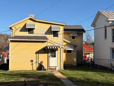 529 Brussels Ave, Clifton Forge, VA 24422 - photo 2