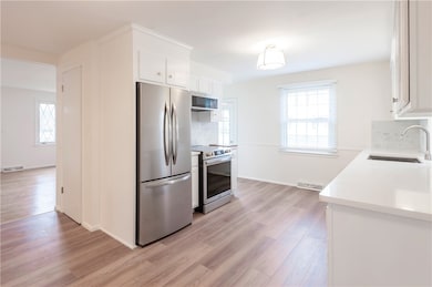 120 Rowe Ave, Pawtucket, RI 02861 - photo 5