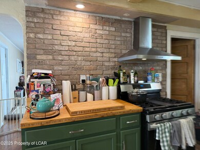 Kitchen, Brick Backsplash