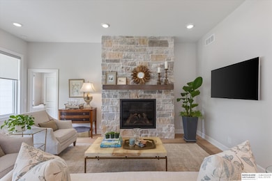 1015 S 90th Ct, Omaha, NE 68114 - photo 3