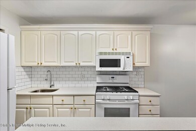 143 Gervil St unit 49, Staten Island, NY 10309 - photo 7