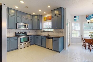 8600 Fox Tail Ln, Huntersville, NC 28078 - photo 3