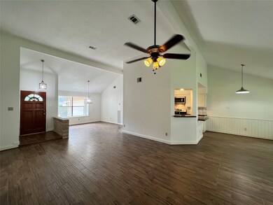 8515 Greenleaf Lake Dr, Houston, TX 77095 - photo 6