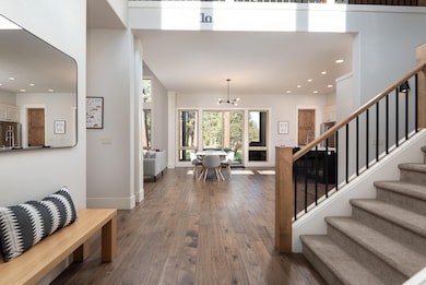 04Entry to great room