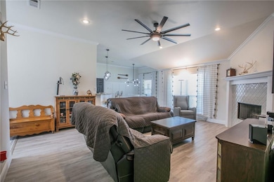 613 Shelly Dr, Troy, TX 76579 - photo 3