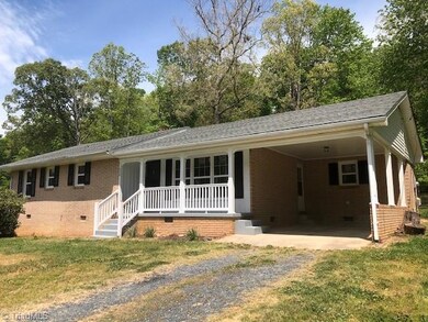 330 Greenvale Rd, Asheboro, NC 27203 - photo 2