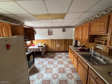 143 Walnut St, Newark, NJ 07105 - photo 2