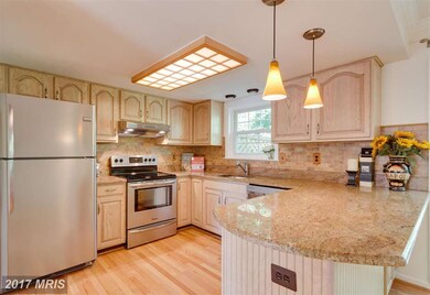 2993 Mission Square Dr, Fairfax, VA 22031 - photo 2