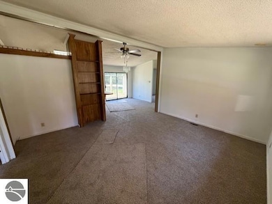 520 Moyer Ave, Alma, MI 48801 - photo 3