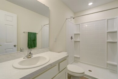 Main bathroom en suite on the 2nd floor