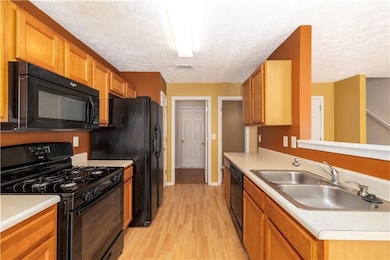 663 Lakes Cir, Lithonia, GA 30058 - photo 7