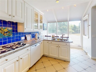 15 Hammersmith Rd unit 18, Newport, RI 02840 - photo 4