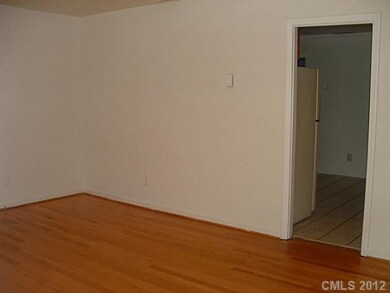 Living Room - Entryway into kitchen