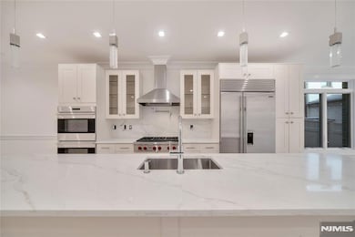 516 Undercliff Ave, Edgewater, NJ 07020 - photo 7