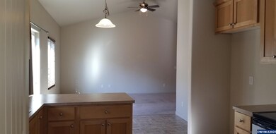 898 Harbour Ln NE, Keizer, OR 97303 - photo 4